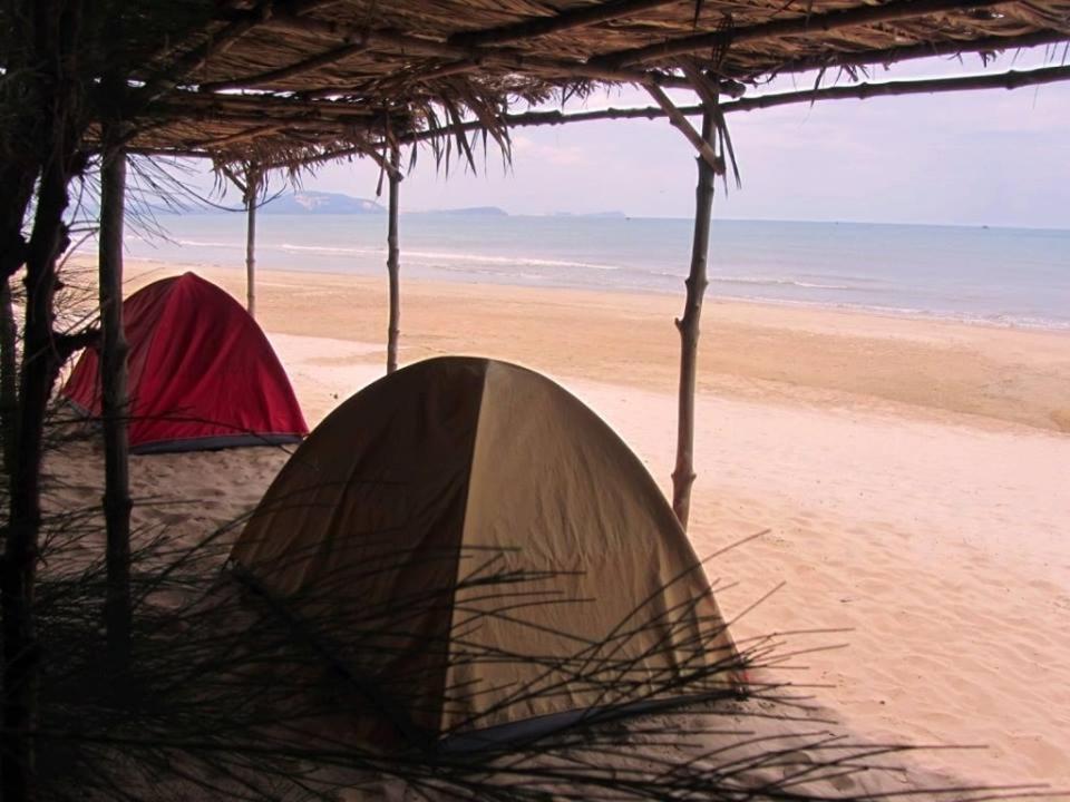 Shalom Camp Hotel Ел Нидо Екстериор снимка